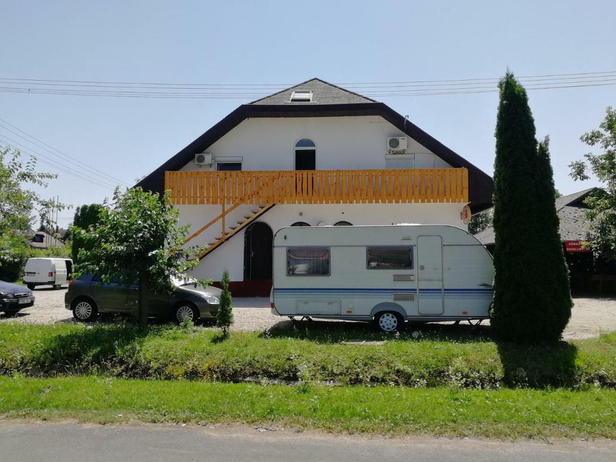 Margareta Etterem Es Vendeghaz Gasthaus Balatonberény Екстериор снимка